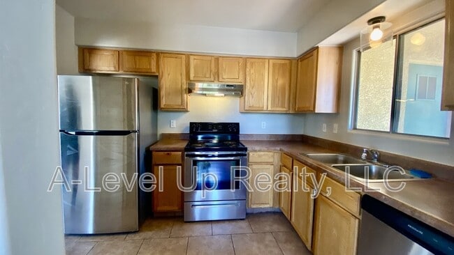 Building Photo - 208 E Yavapai Rd Rental