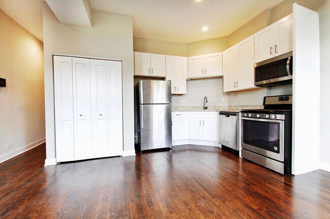 Photo - 1854 W 18th St Unidad 2F