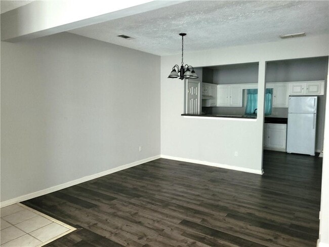 Photo - 7620 Creekside Ln