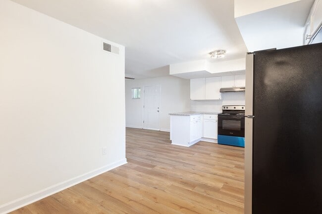 641 Powder Springs St Unit 13