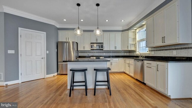 Photo - 1833 Drew St