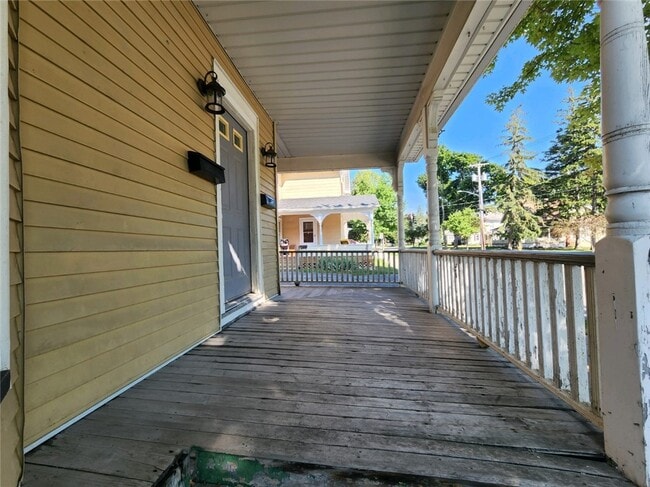 Photo - 14 Monroe St