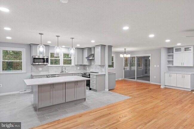 Photo - 270 Olde Concord Rd
