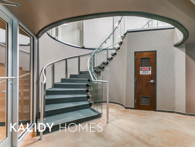 Photo - 5900 Mosteller Dr