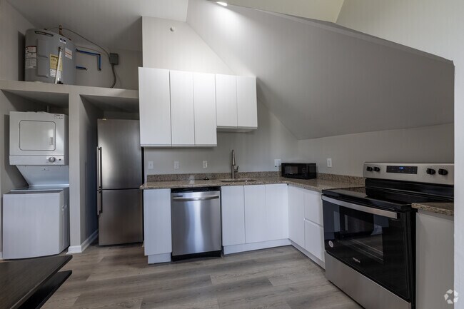 2BR, 1BA - 900SF - Kitchen