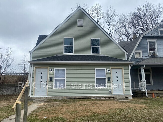 Building Photo - 2224 Langley Ave