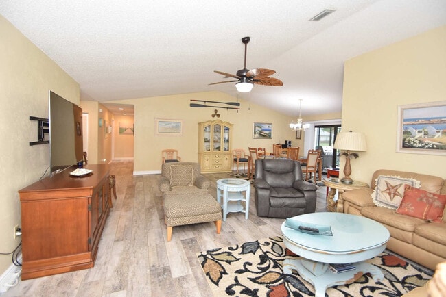 Photo - 3 Cherokee Ct W Unidad ID1261596P