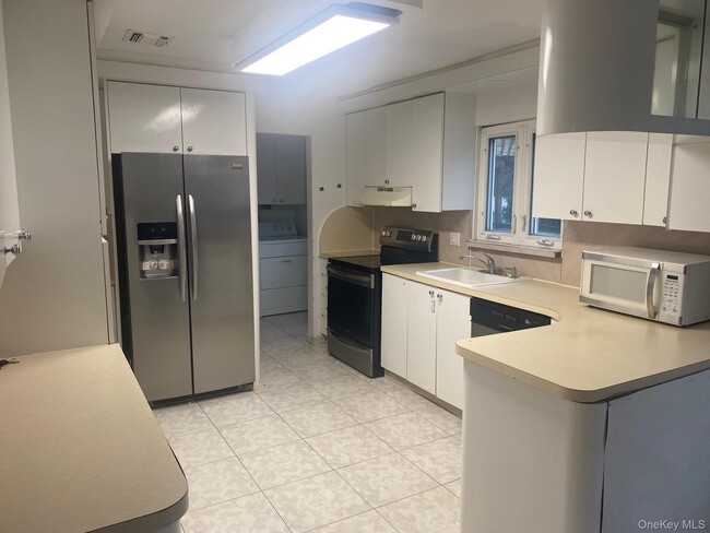 Photo - 723 Hungry Harbor Rd