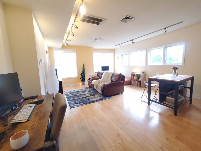 Photo - 24 Bay State Rd Unit 23