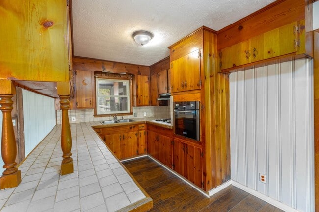 Photo - Move in Ready!!3 Bedroom 2 Bath Home in Le...