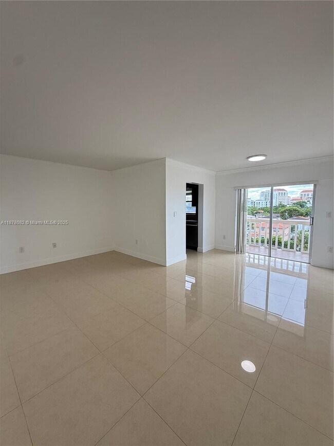 Building Photo - 22 Salamanca Ave Unit 501 Rental