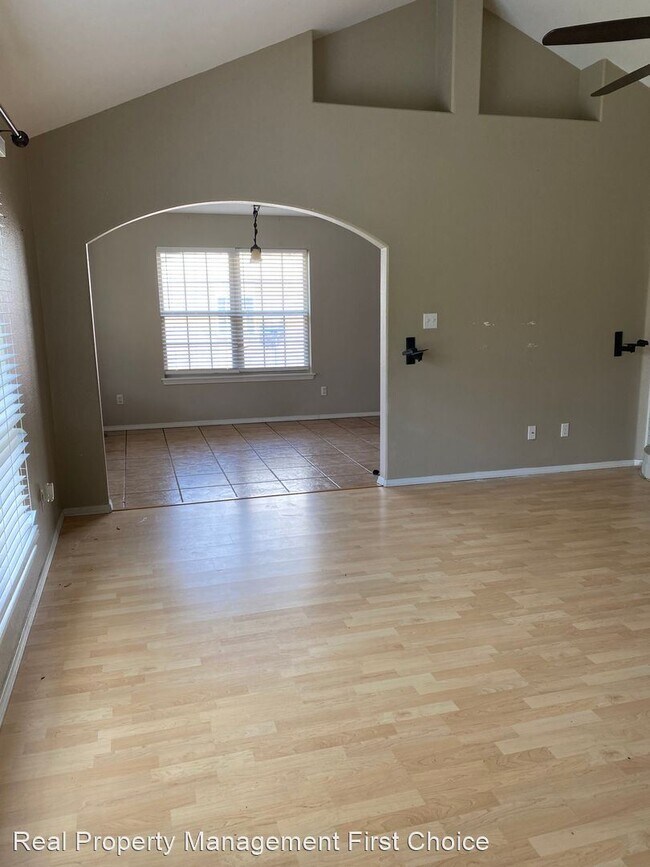 Photo - 3 br, 2 bath House - 8104 Avignon