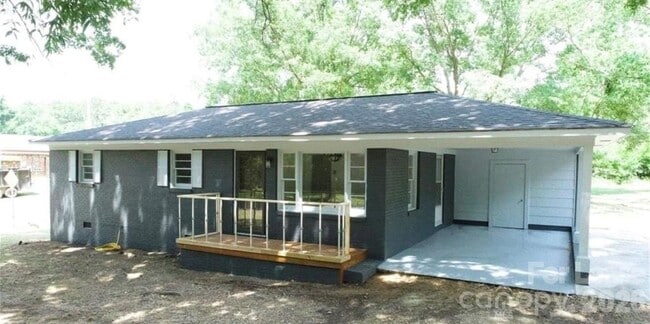 Photo - 67 Whispering Pnes Rd