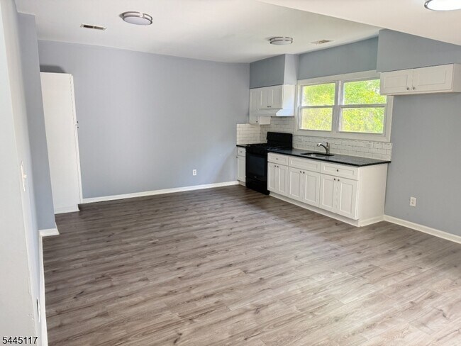 454 Park Ave Unit 2