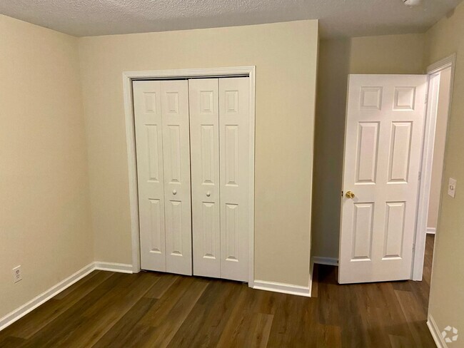 Building Photo - 13804 Circle Dr Rental