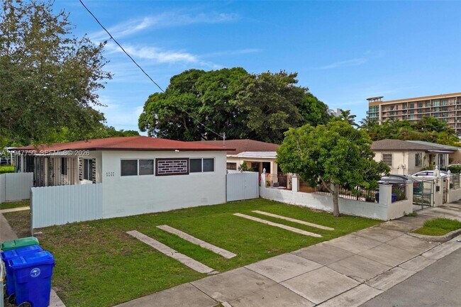 Photo - 2530 SW 16th Ter Unit 1