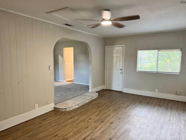 Photo - 2813 Roanoke Dr