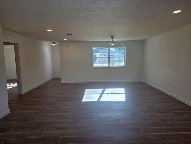 Photo - 803 Coleman St