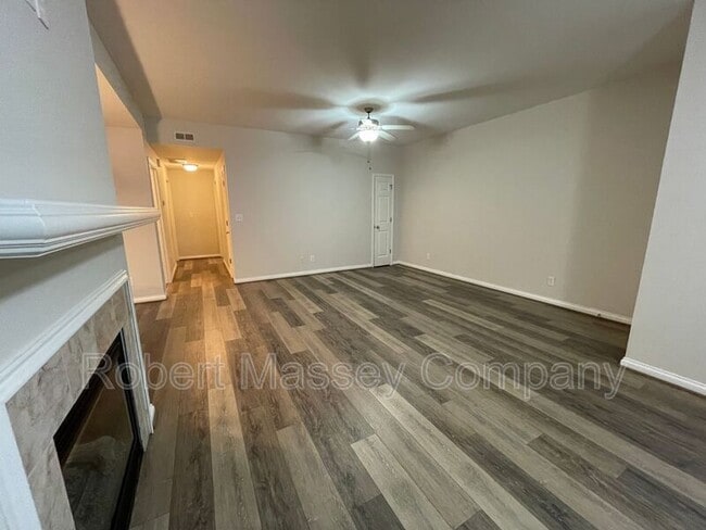 Photo - 346 S Dorsey Ln