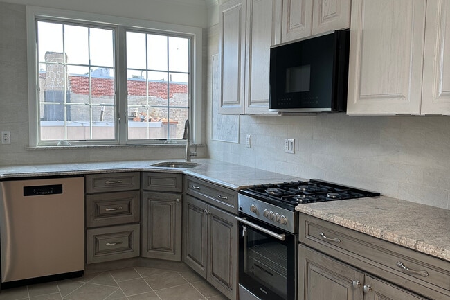 Photo - 207 Court St