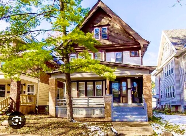 Building Photo - 2463 N 45th St Unit UPPER