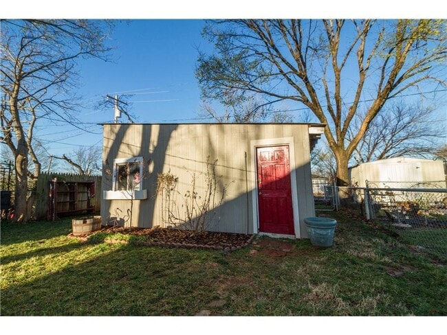 Photo - 312 N 6th St