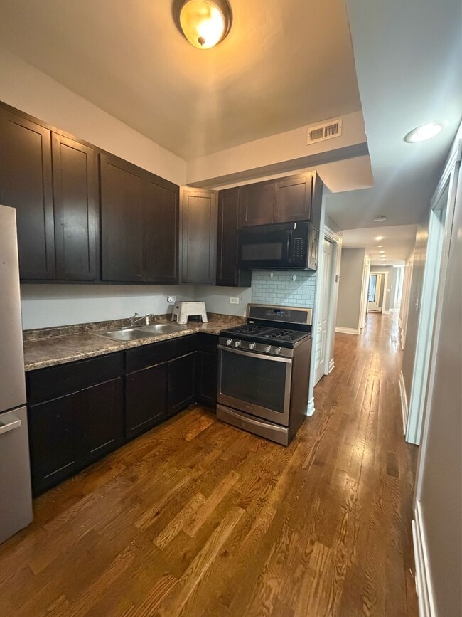 Building Photo - 6926 S Parnell Ave Unit 1