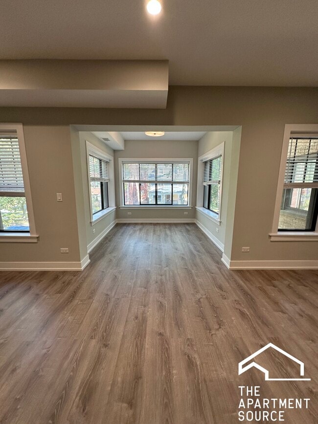 Building Photo - 1000 Crain St Unit 2