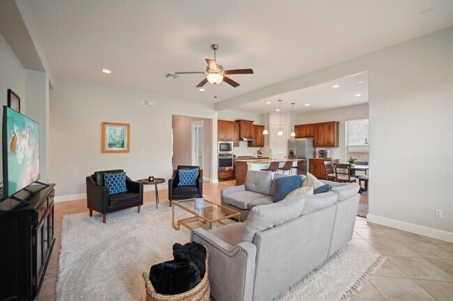 Photo - 134 Summer Square Dr