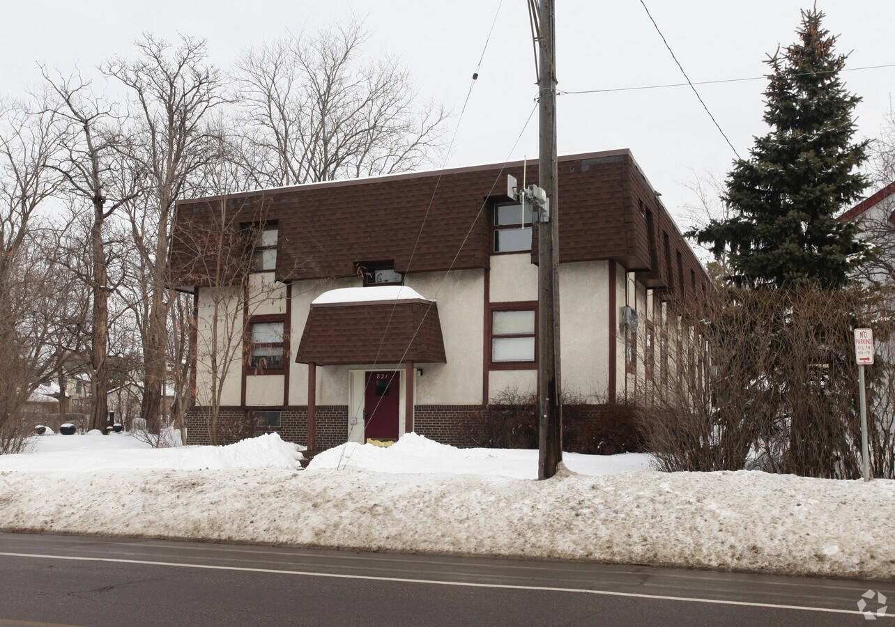 Photo - 821 Marshall St NE