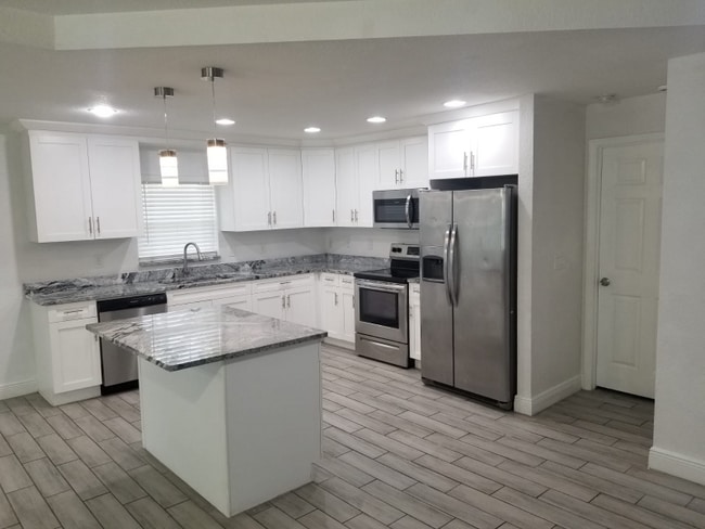 Photo - 1406 E Renfro St