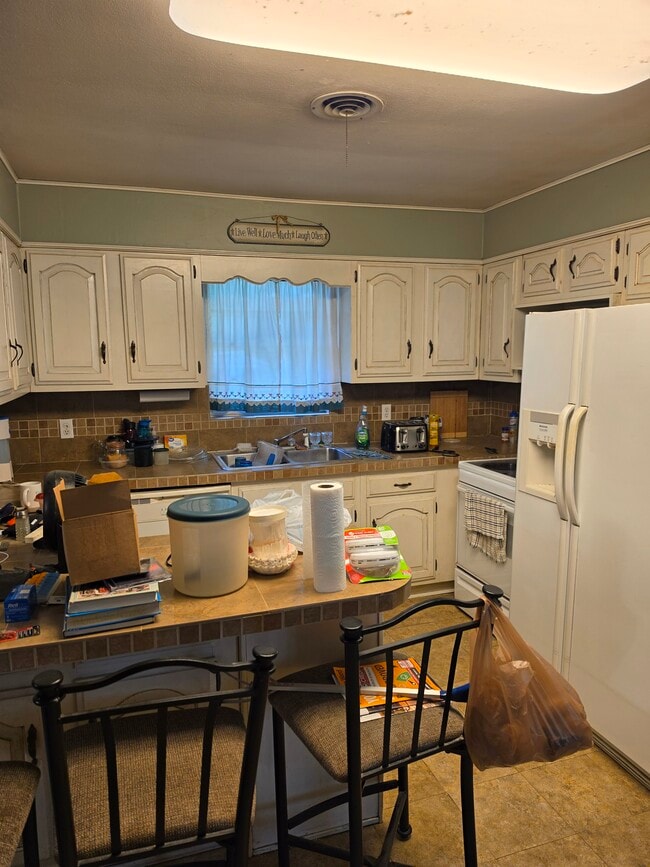 Photo - 807 Woodlawn Ave