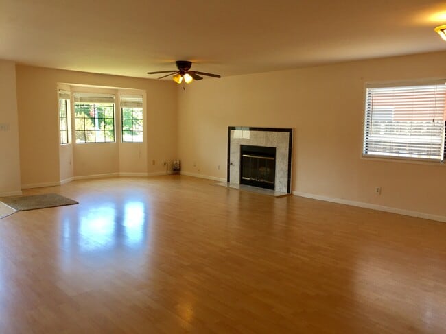 Building Photo - 22451 Dolorosa St
