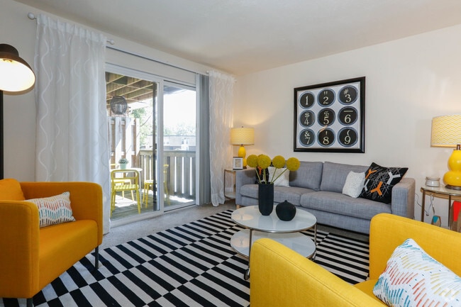 2 Bed/ Bath & 1/2 - Model