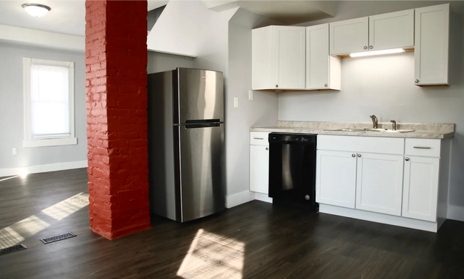 Building Photo - 1416-1418 Travis Street Unit 1416