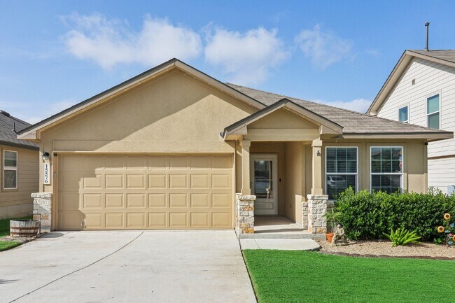 Photo - "Charming 4-Bedroom Oasis with custom fini...