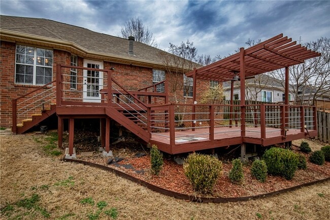 Building Photo - 2803 Foxwood Dr