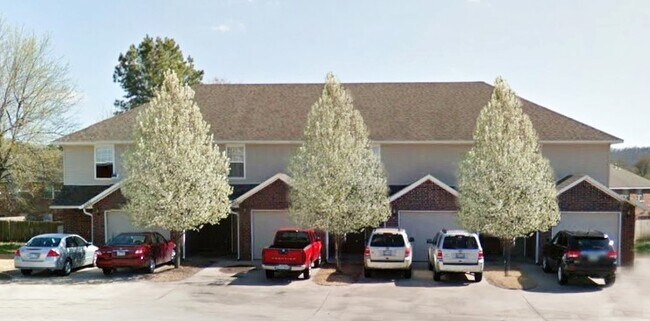 Building Photo - 2223 W Deane St