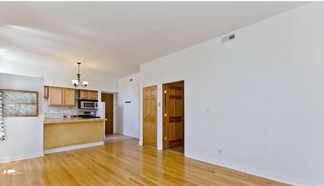 Photo - 1368 W Evergreen Ave Unidad 2R