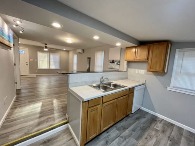 Photo - 535 Winder St