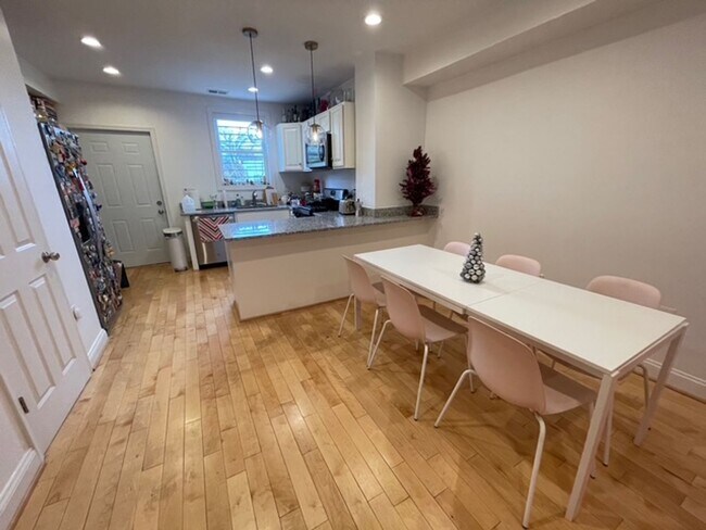 Photo - Stylishly Renovated 3 bedroom, 2.5 bath wi...