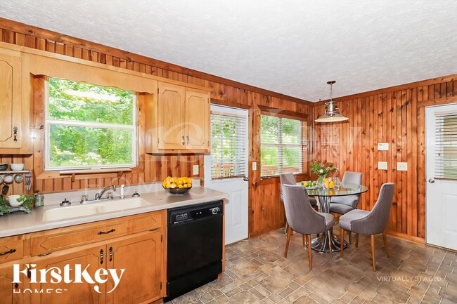 Photo - 115 River Trace Dr