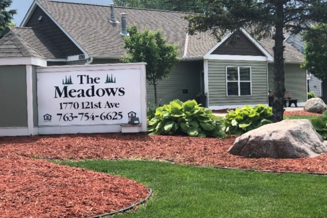 The Meadows of Coon Rapids - The Meadows of Coon Rapids Apartments