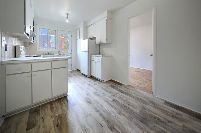 Photo - 6371 Rue Pascal Unit 2