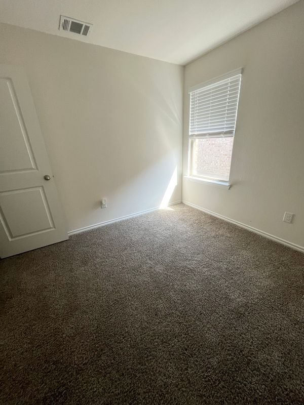 Photo - 2544 Russell St