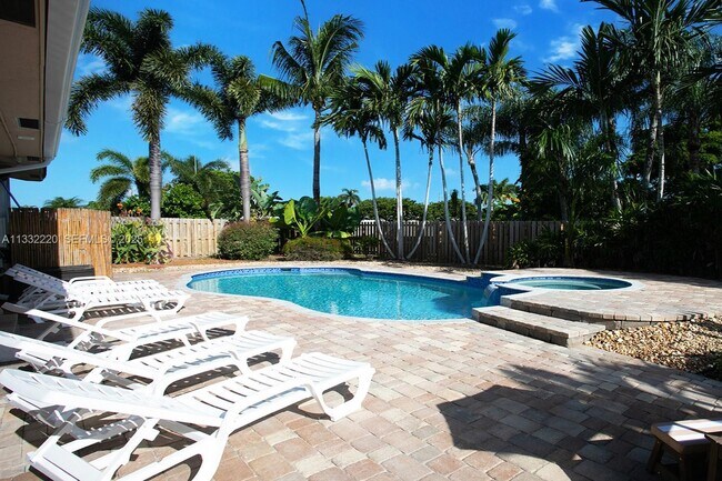 Photo - 333 SE 3rd Ave