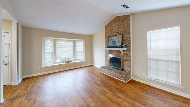 Photo - Lovely 4 bedroom, 2 bath home in Overlook