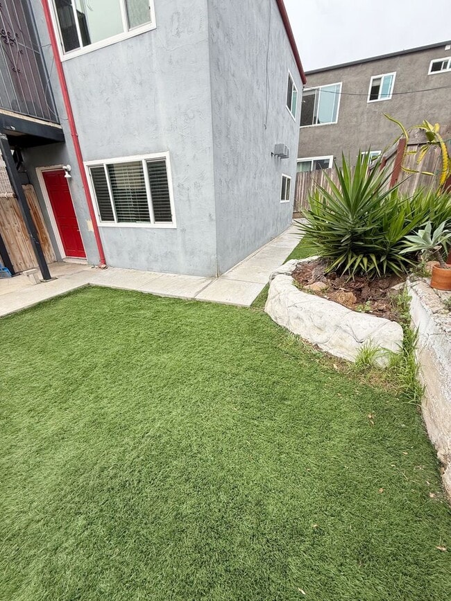 Building Photo - Remodeled 2 Bed/1 Bath unit in North Park w/ Private Yard!
