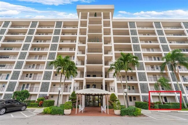 Building Photo - 3100 N Palm Aire Dr Unit 104