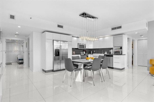 Photo - 445 Poinciana Island Dr Unit 1530